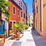 Apartman Quercus Village App 10 Mit Privatem Pool By Interhome Karigador