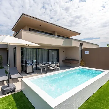 公寓 Quercus Village App 10 Mit Privatem Pool By Interhome