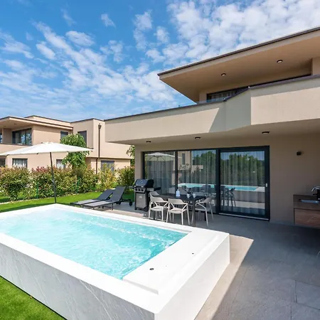 Quercus Village App 10 Mit Privatem Pool By Interhome 卡里高多