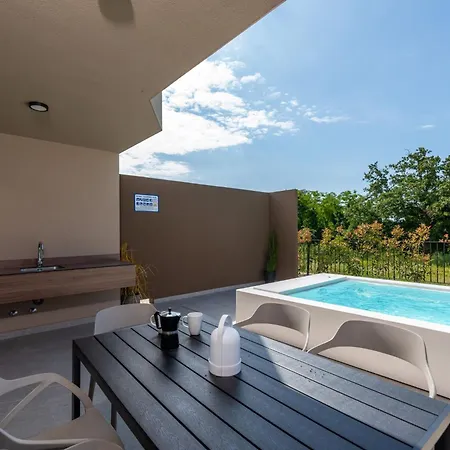 公寓 Quercus Village App 10 Mit Privatem Pool By Interhome